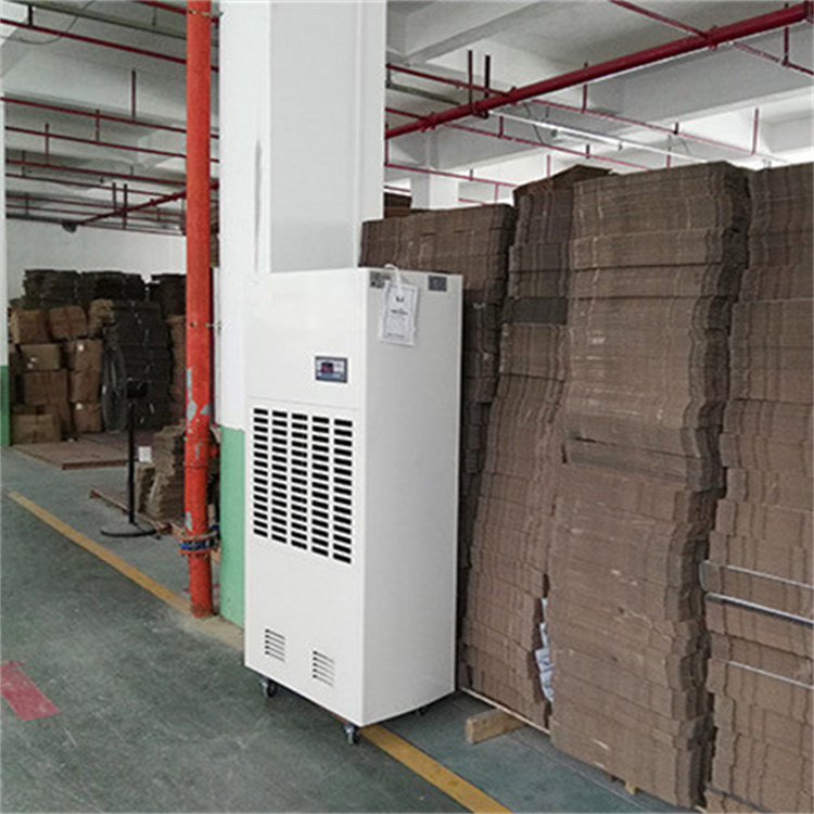 一臺(tái)除濕新風(fēng)機(jī)，通風(fēng)防潮兩不誤