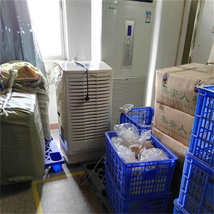 除濕機(jī)周圍都是水怎么辦